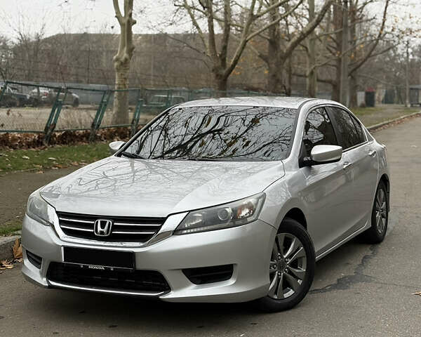 Серый Хонда Аккорд, объемом двигателя 2.4 л и пробегом 224 тыс. км за 9900 $, фото 1 на Automoto.ua