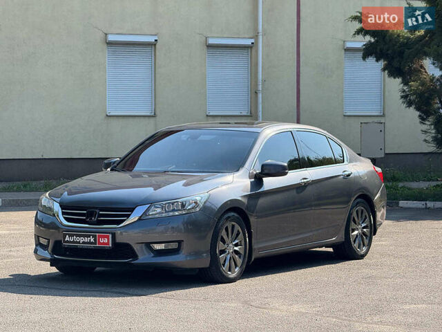 Серый Хонда Аккорд, объемом двигателя 2.4 л и пробегом 267 тыс. км за 13990 $, фото 1 на Automoto.ua