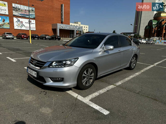 Серый Хонда Аккорд, объемом двигателя 2.36 л и пробегом 203 тыс. км за 12800 $, фото 1 на Automoto.ua