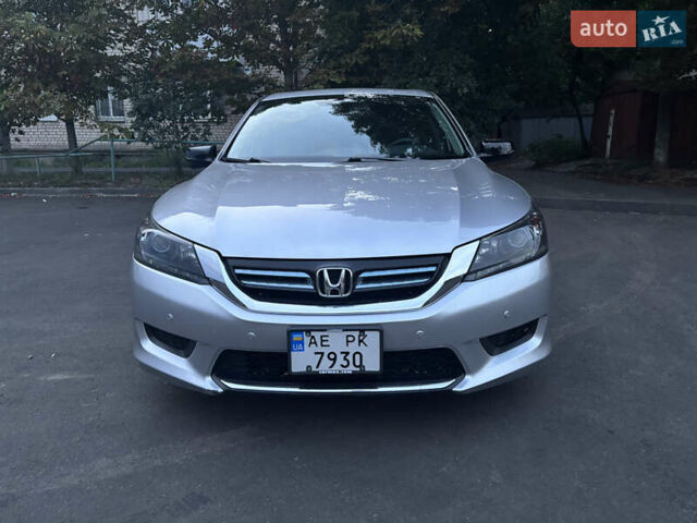 Серый Хонда Аккорд, объемом двигателя 2 л и пробегом 179 тыс. км за 13499 $, фото 1 на Automoto.ua