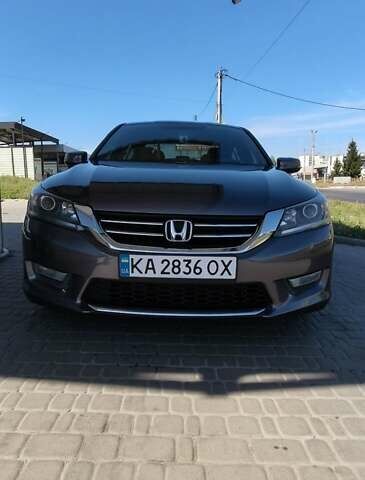 Серый Хонда Аккорд, объемом двигателя 2.4 л и пробегом 200 тыс. км за 13800 $, фото 1 на Automoto.ua