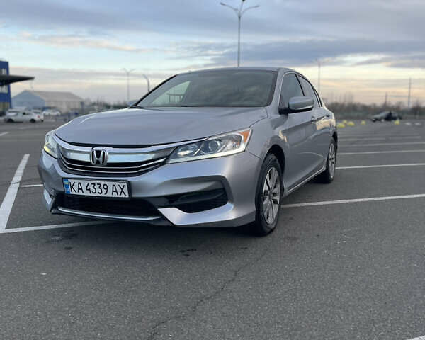 Серый Хонда Аккорд, объемом двигателя 2.36 л и пробегом 199 тыс. км за 11699 $, фото 1 на Automoto.ua