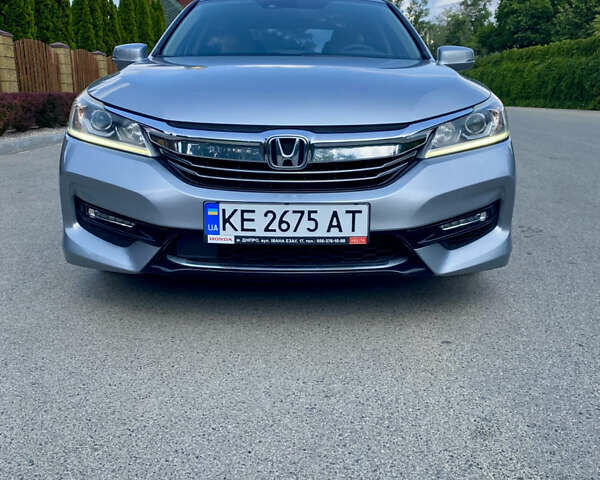 Серый Хонда Аккорд, объемом двигателя 2 л и пробегом 101 тыс. км за 16500 $, фото 1 на Automoto.ua