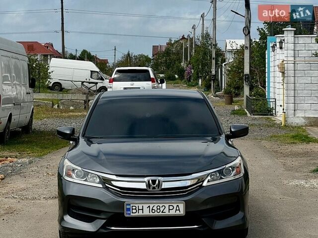 Серый Хонда Аккорд, объемом двигателя 2.36 л и пробегом 180 тыс. км за 11750 $, фото 1 на Automoto.ua