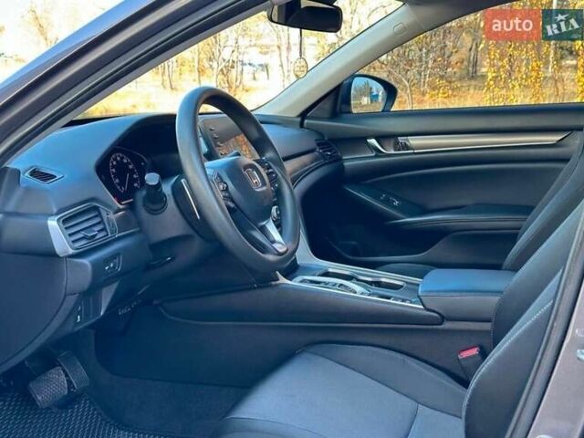 Серый Хонда Аккорд, объемом двигателя 2 л и пробегом 182 тыс. км за 18500 $, фото 1 на Automoto.ua