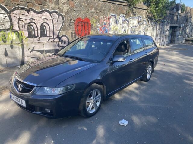 Серый Хонда Аккорд, объемом двигателя 2.4 л и пробегом 208 тыс. км за 4000 $, фото 1 на Automoto.ua