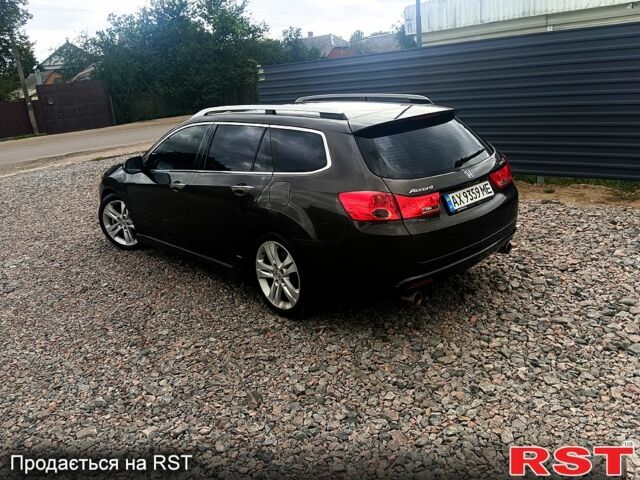 Серый Хонда Аккорд, объемом двигателя 2.4 л и пробегом 270 тыс. км за 10000 $, фото 1 на Automoto.ua