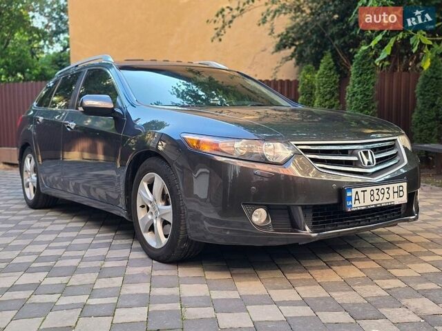 Серый Хонда Аккорд, объемом двигателя 2.4 л и пробегом 340 тыс. км за 8500 $, фото 1 на Automoto.ua