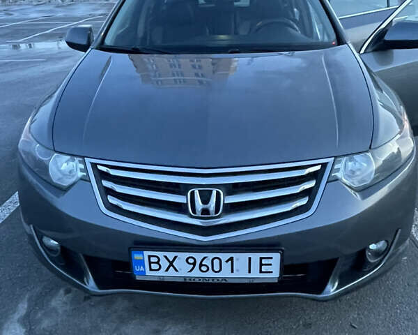 Сірий Хонда Аккорд, об'ємом двигуна 2 л та пробігом 231 тис. км за 7800 $, фото 1 на Automoto.ua