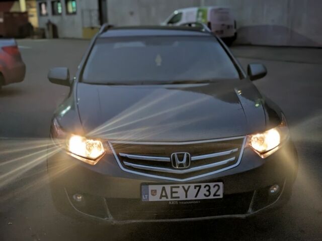 Серый Хонда Аккорд, объемом двигателя 2.2 л и пробегом 237 тыс. км за 3900 $, фото 1 на Automoto.ua