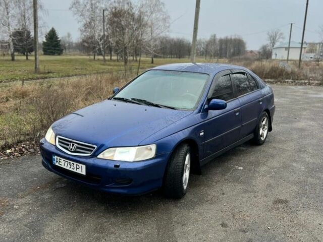 Синий Хонда Аккорд, объемом двигателя 1.9 л и пробегом 300 тыс. км за 4200 $, фото 1 на Automoto.ua