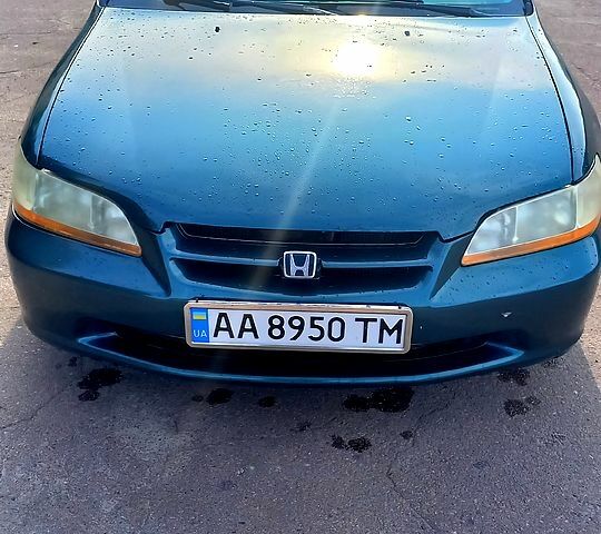 Зелений Хонда Аккорд, об'ємом двигуна 2.3 л та пробігом 228 тис. км за 2000 $, фото 1 на Automoto.ua