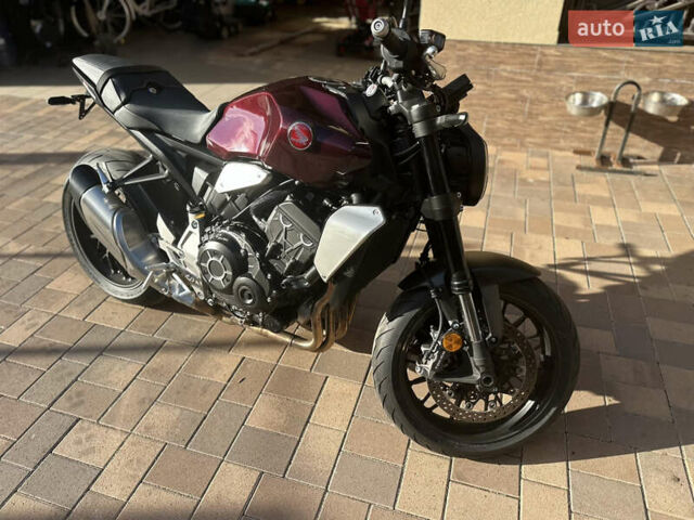 Красный Хонда CB 1000R, объемом двигателя 1 л и пробегом 5 тыс. км за 10518 $, фото 1 на Automoto.ua