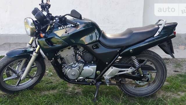 Зеленый Хонда CB 500, объемом двигателя 0.5 л и пробегом 25 тыс. км за 2500 $, фото 1 на Automoto.ua