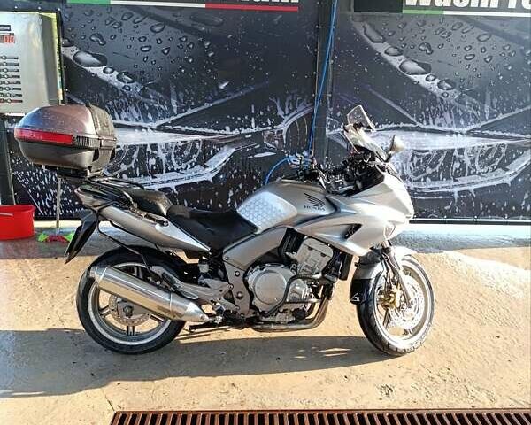 Сірий Хонда CBF 1000, об'ємом двигуна 1 л та пробігом 48 тис. км за 5700 $, фото 1 на Automoto.ua