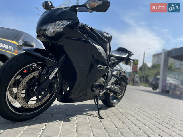 Черный Хонда CBR 1000RR, объемом двигателя 1 л и пробегом 44 тыс. км за 8199 $, фото 1 на Automoto.ua