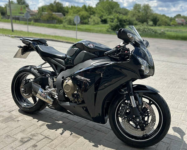 Чорний Хонда CBR 1000RR, об'ємом двигуна 1 л та пробігом 50 тис. км за 8700 $, фото 1 на Automoto.ua