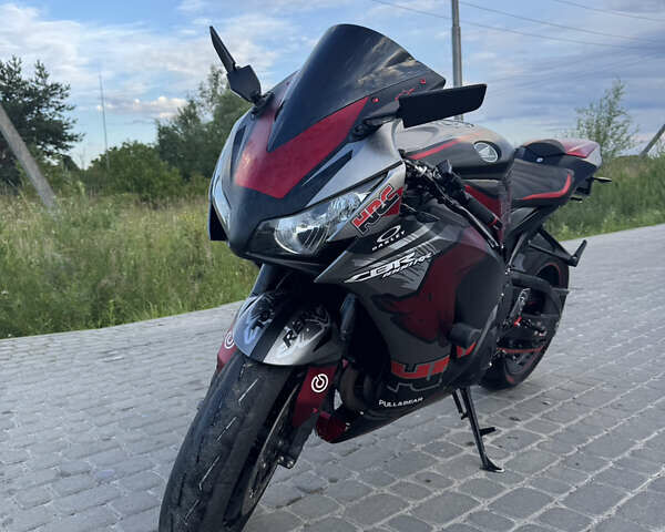 Черный Хонда CBR 1000RR, объемом двигателя 1 л и пробегом 42 тыс. км за 11500 $, фото 1 на Automoto.ua
