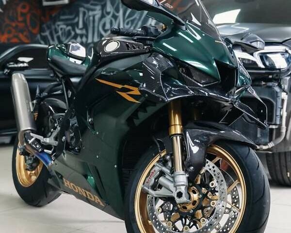 Черный Хонда CBR 1000RR, объемом двигателя 1 л и пробегом 5 тыс. км за 35000 $, фото 1 на Automoto.ua
