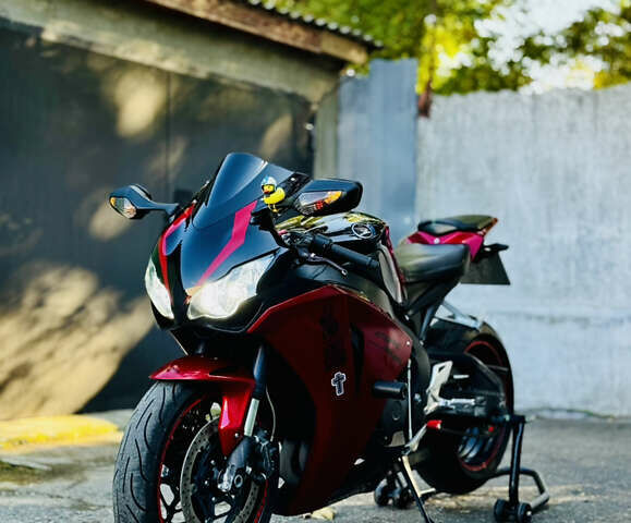 Красный Хонда CBR 1000RR, объемом двигателя 0.99 л и пробегом 42 тыс. км за 9900 $, фото 1 на Automoto.ua