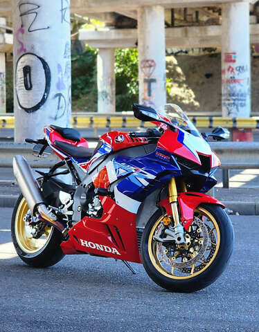 Красный Хонда CBR 1000RR, объемом двигателя 0 л и пробегом 2 тыс. км за 28300 $, фото 1 на Automoto.ua