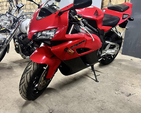 Хонда CBR 1000RR, объемом двигателя 1 л и пробегом 4 тыс. км за 8500 $, фото 1 на Automoto.ua