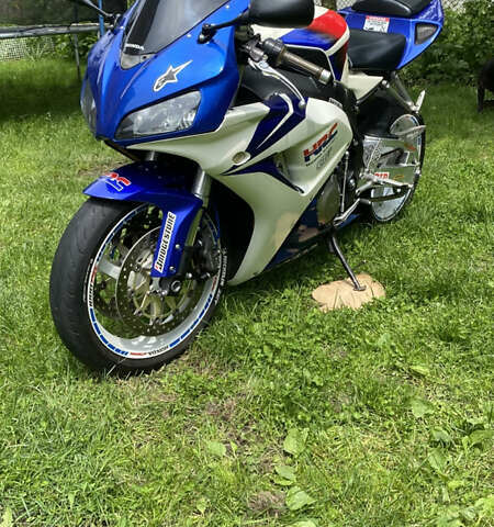 Хонда CBR 1000RR, объемом двигателя 1 л и пробегом 51 тыс. км за 6000 $, фото 1 на Automoto.ua