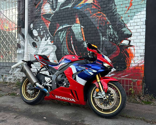 Хонда CBR 1000RR, объемом двигателя 0 л и пробегом 6 тыс. км за 27500 $, фото 1 на Automoto.ua