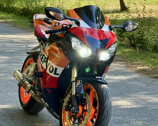 Оранжевый Хонда CBR 1000RR, объемом двигателя 1 л и пробегом 29 тыс. км за 8500 $, фото 1 на Automoto.ua
