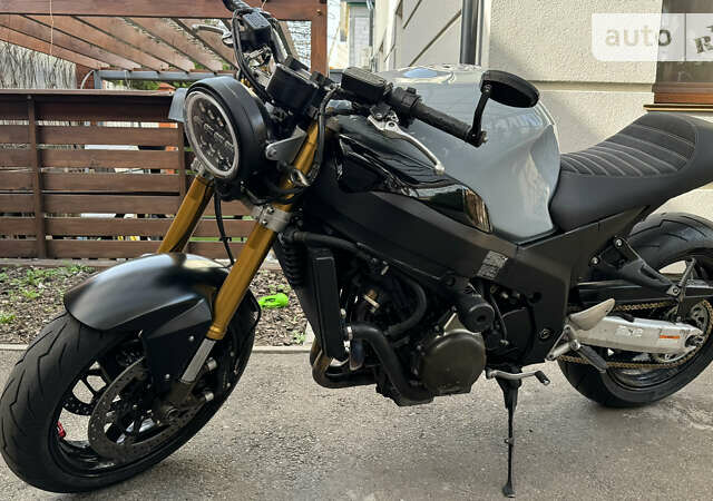 Хонда CBR 1100XX, объемом двигателя 1.1 л и пробегом 1 тыс. км за 7500 $, фото 1 на Automoto.ua