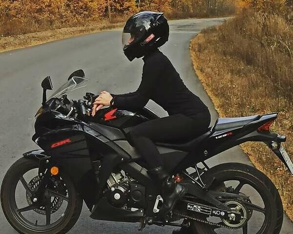 Хонда CBR 125R, об'ємом двигуна 0 л та пробігом 9 тис. км за 2700 $, фото 1 на Automoto.ua