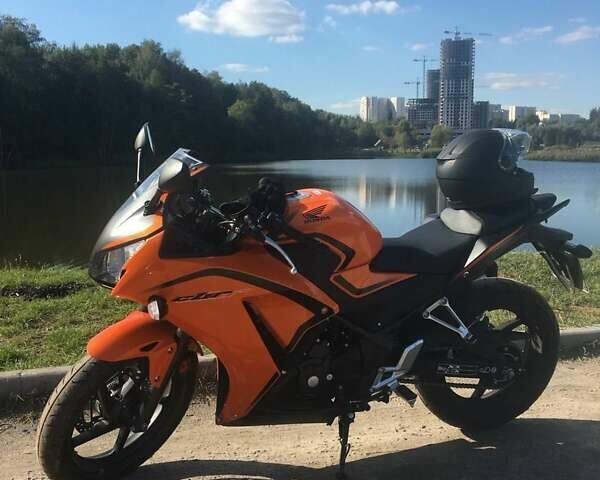 Помаранчевий Хонда CBR 300RA, об'ємом двигуна 0 л та пробігом 5 тис. км за 3999 $, фото 1 на Automoto.ua