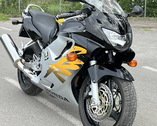 Черный Хонда CBR 600F, объемом двигателя 0.6 л и пробегом 20 тыс. км за 4500 $, фото 1 на Automoto.ua