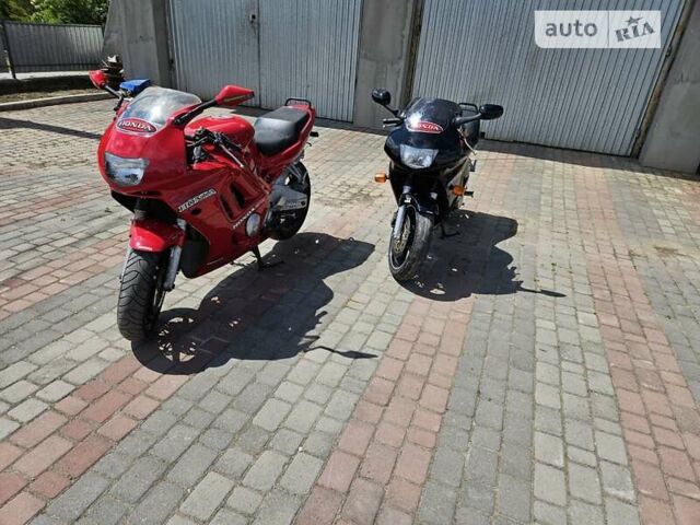 Чорний Хонда CBR 600F, об'ємом двигуна 0 л та пробігом 27 тис. км за 3000 $, фото 1 на Automoto.ua