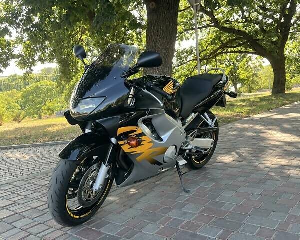 Черный Хонда CBR 600F, объемом двигателя 0.6 л и пробегом 24 тыс. км за 5200 $, фото 1 на Automoto.ua