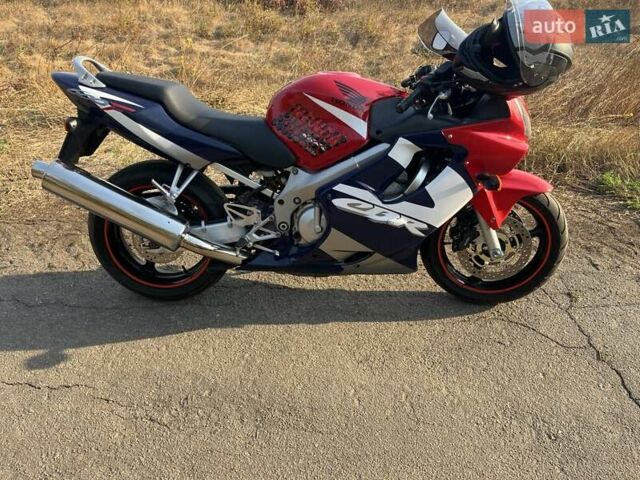 Красный Хонда CBR 600F, объемом двигателя 0.6 л и пробегом 46 тыс. км за 4700 $, фото 1 на Automoto.ua