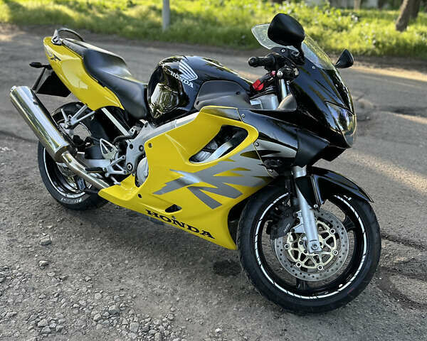 Жовтий Хонда CBR 600F, об'ємом двигуна 0.6 л та пробігом 60 тис. км за 4500 $, фото 1 на Automoto.ua