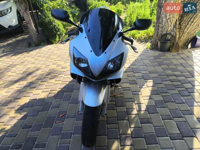 Сірий Хонда CBR 600F4i, об'ємом двигуна 0 л та пробігом 35 тис. км за 5100 $, фото 1 на Automoto.ua