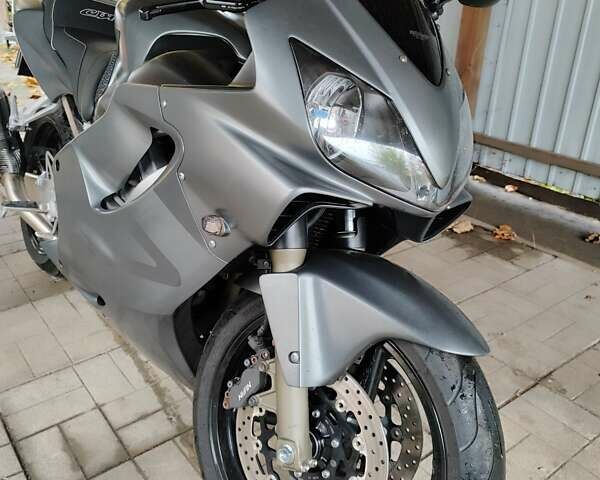 Серый Хонда CBR 600F4i, объемом двигателя 0.6 л и пробегом 39 тыс. км за 5200 $, фото 1 на Automoto.ua