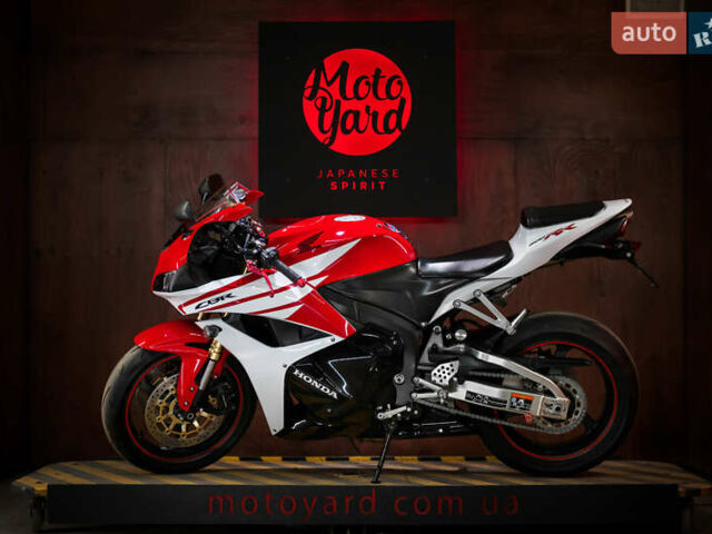 Хонда CBR 600RR, объемом двигателя 0.6 л и пробегом 18 тыс. км за 10000 $, фото 1 на Automoto.ua