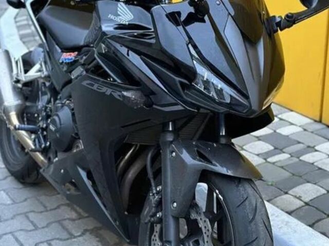 Чорний Хонда ЦБР, об'ємом двигуна 0.4 л та пробігом 15 тис. км за 4499 $, фото 1 на Automoto.ua