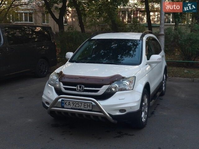 Белый Хонда СРВ, объемом двигателя 2 л и пробегом 255 тыс. км за 12500 $, фото 1 на Automoto.ua