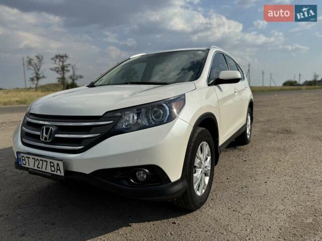 Белый Хонда СРВ, объемом двигателя 2.35 л и пробегом 182 тыс. км за 17000 $, фото 1 на Automoto.ua