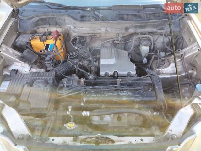 Бежевий Хонда СРВ, об'ємом двигуна 1.6 л та пробігом 355 тис. км за 5000 $, фото 1 на Automoto.ua