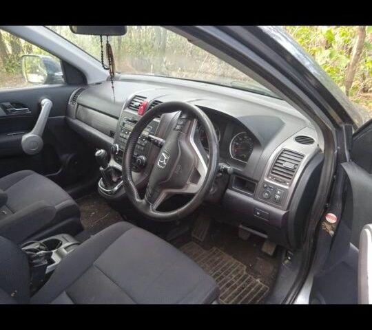 Серый Хонда СРВ, объемом двигателя 2 л и пробегом 250 тыс. км за 3700 $, фото 1 на Automoto.ua