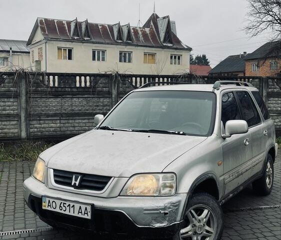 Серый Хонда СРВ, объемом двигателя 2 л и пробегом 330 тыс. км за 3400 $, фото 1 на Automoto.ua