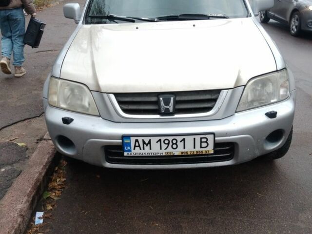 Серый Хонда СРВ, объемом двигателя 2 л и пробегом 404 тыс. км за 4000 $, фото 1 на Automoto.ua