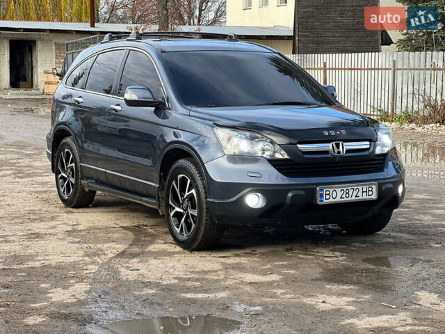 Серый Хонда СРВ, объемом двигателя 2 л и пробегом 268 тыс. км за 9999 $, фото 1 на Automoto.ua