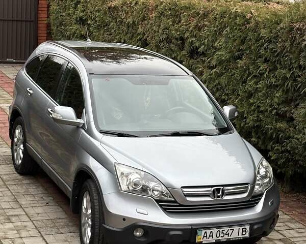 Серый Хонда СРВ, объемом двигателя 2.4 л и пробегом 220 тыс. км за 10700 $, фото 1 на Automoto.ua