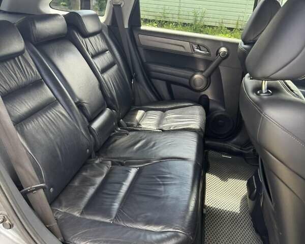 Серый Хонда СРВ, объемом двигателя 2.35 л и пробегом 190 тыс. км за 12500 $, фото 1 на Automoto.ua